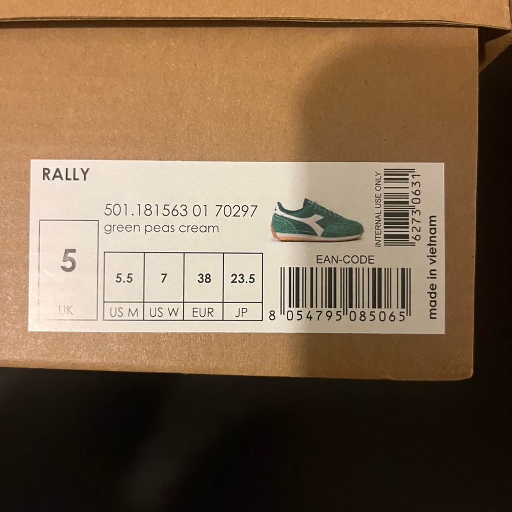 Diadora Green Peas white Sneakers women size us 7